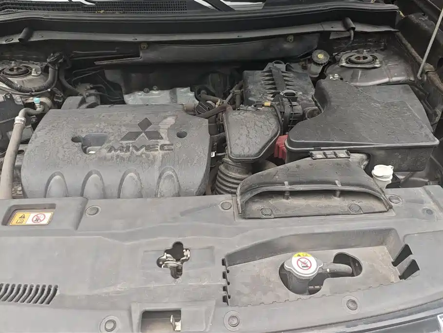 Mitsubishi Outlander 2018 2.0L 5 мест