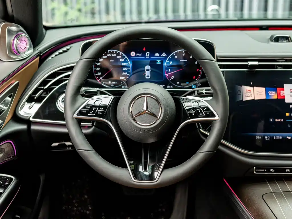 Mercedes-Benz E-Class — миниатюра 7