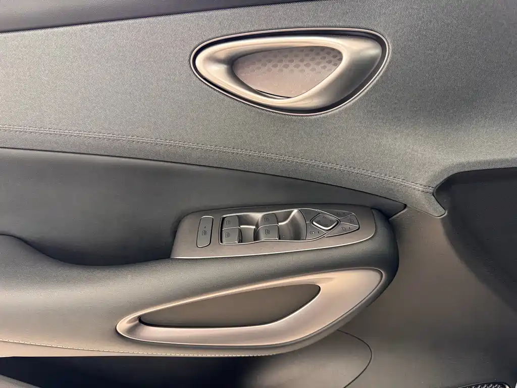 BYD Sealion 05 EV — миниатюра 7
