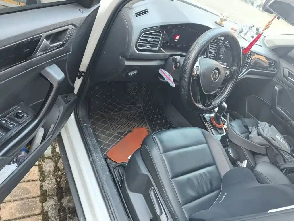 Volkswagen T-Roc — миниатюра 14