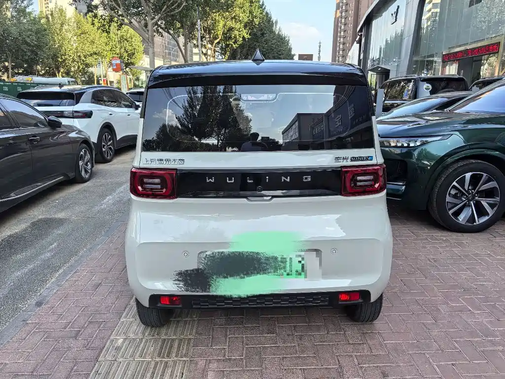 Wuling MINIEV — миниатюра 7