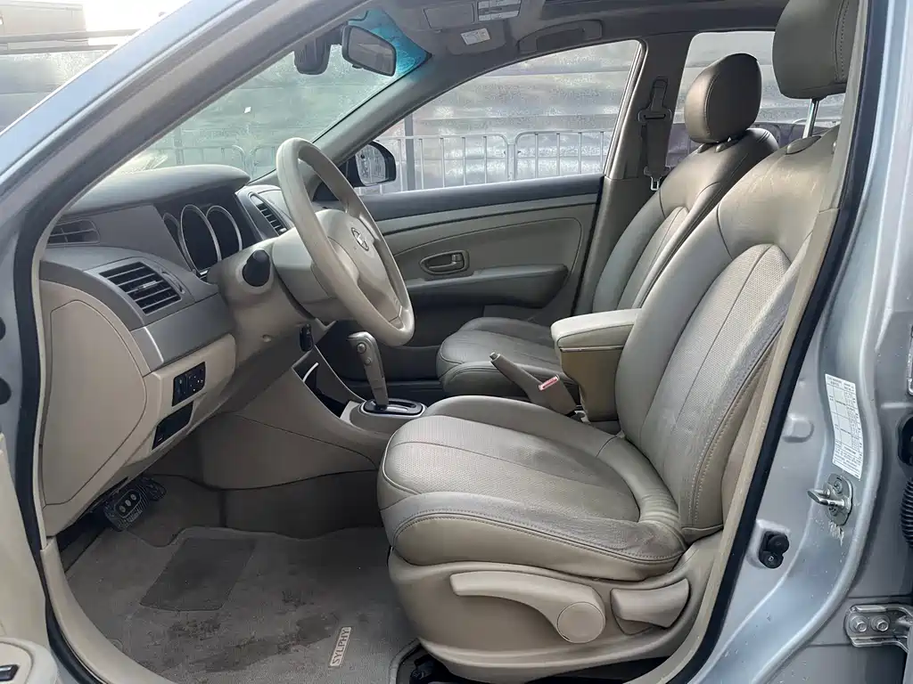 Nissan Sylphy 2016 1.6XE AT Lead