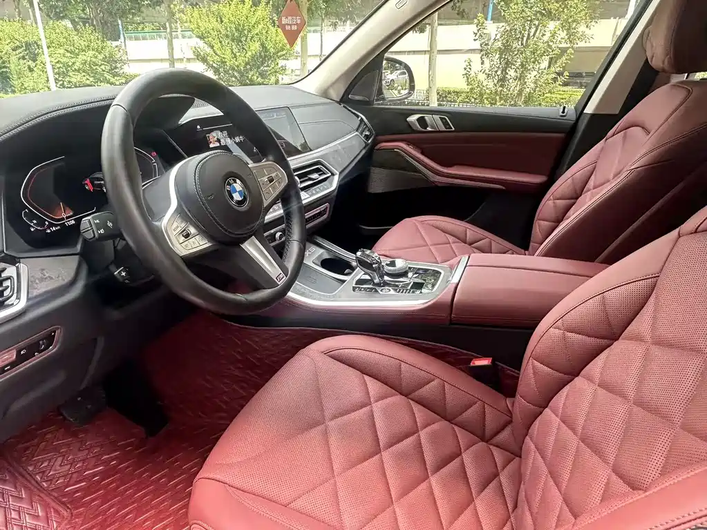 BMW X5 2022 xDrive 30Li Premium M Sport