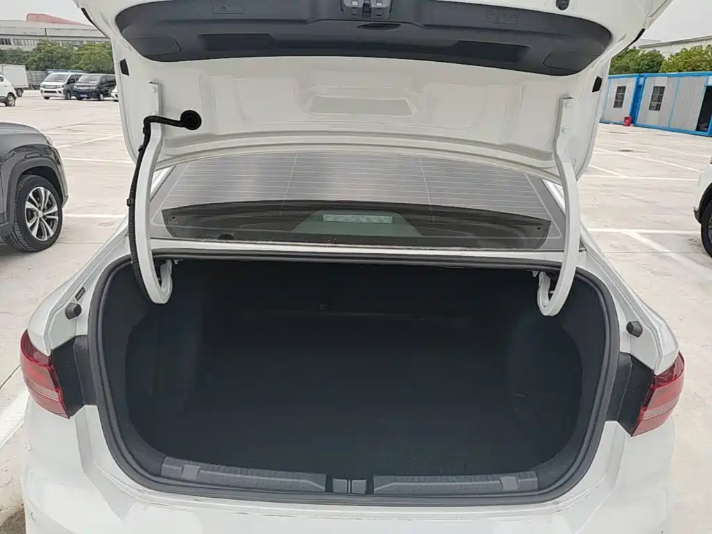 Volkswagen Lavida — миниатюра 19