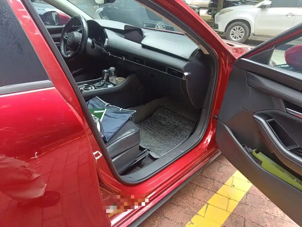 Mazda 3 Axela — миниатюра 18
