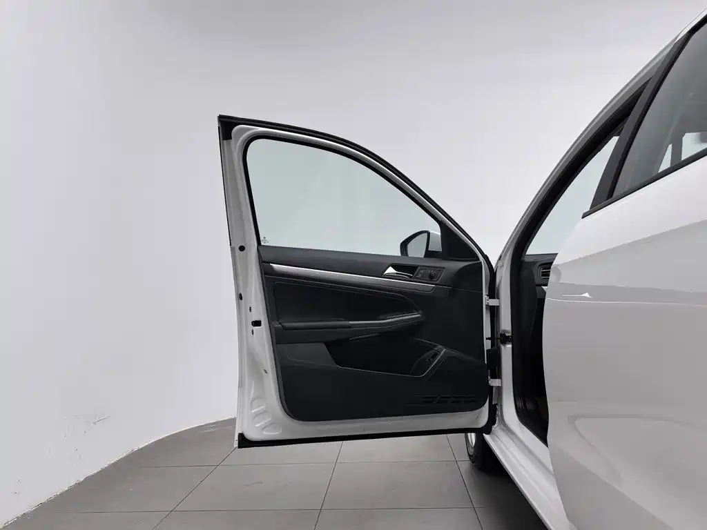 Volkswagen Lavida — миниатюра 8