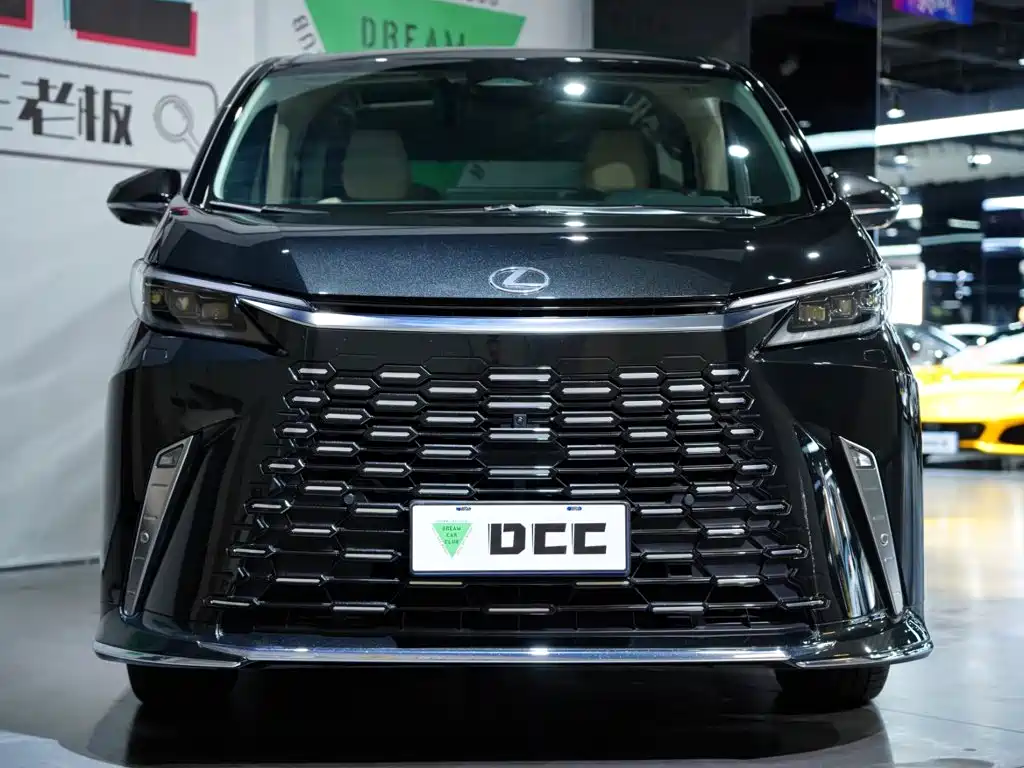 Lexus LM — миниатюра 3
