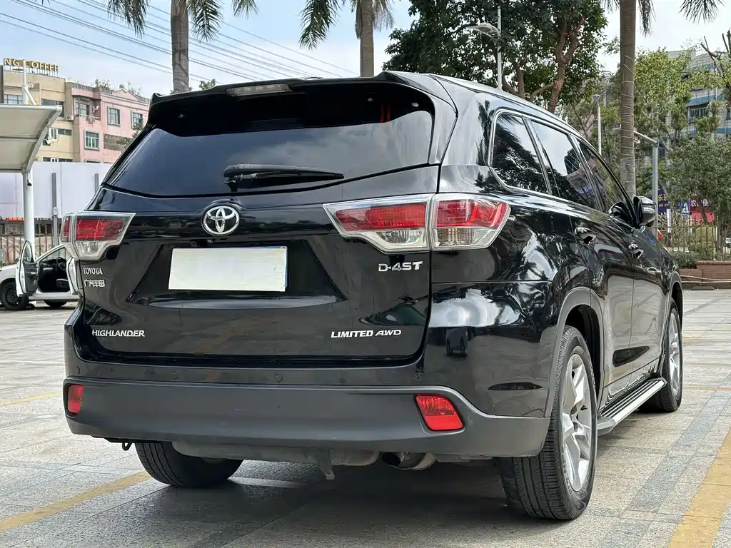 TOYOTA HIGHLANDER