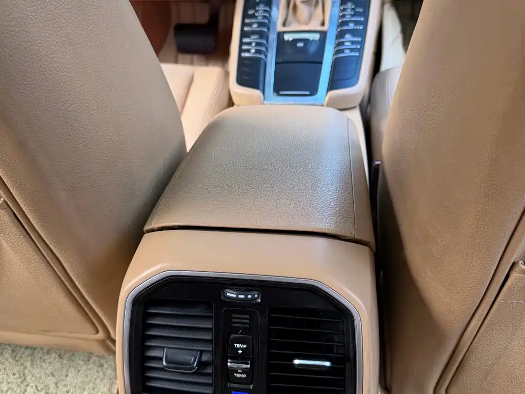 Porsche Macan — миниатюра 17