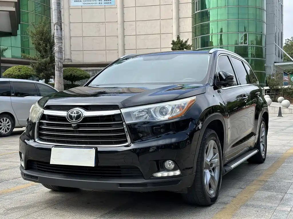 TOYOTA HIGHLANDER