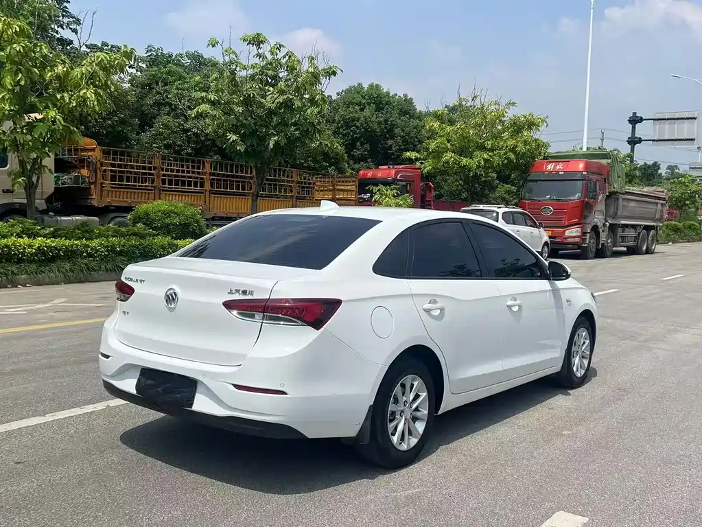 Buick Excelle — миниатюра 7