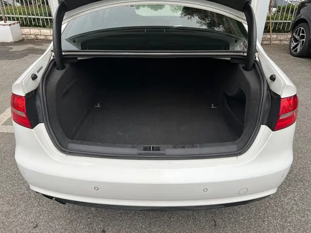 Audi A4L — миниатюра 8