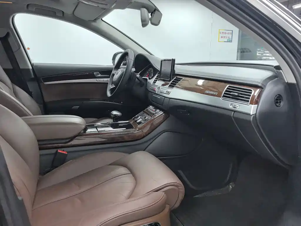 Audi A8 — миниатюра 5