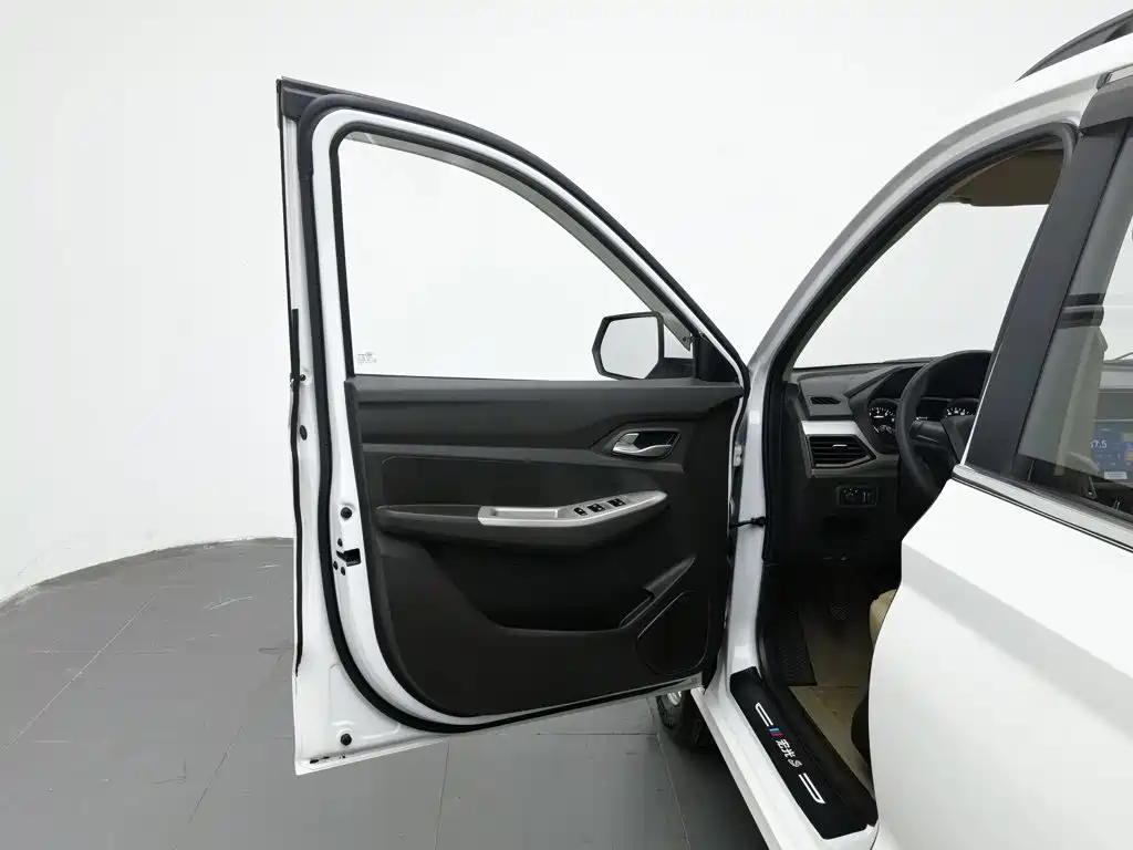 Wuling Hongguang — миниатюра 8