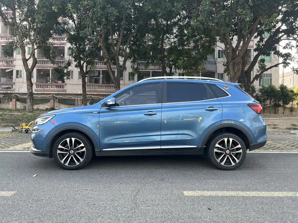 ROEWE RX3