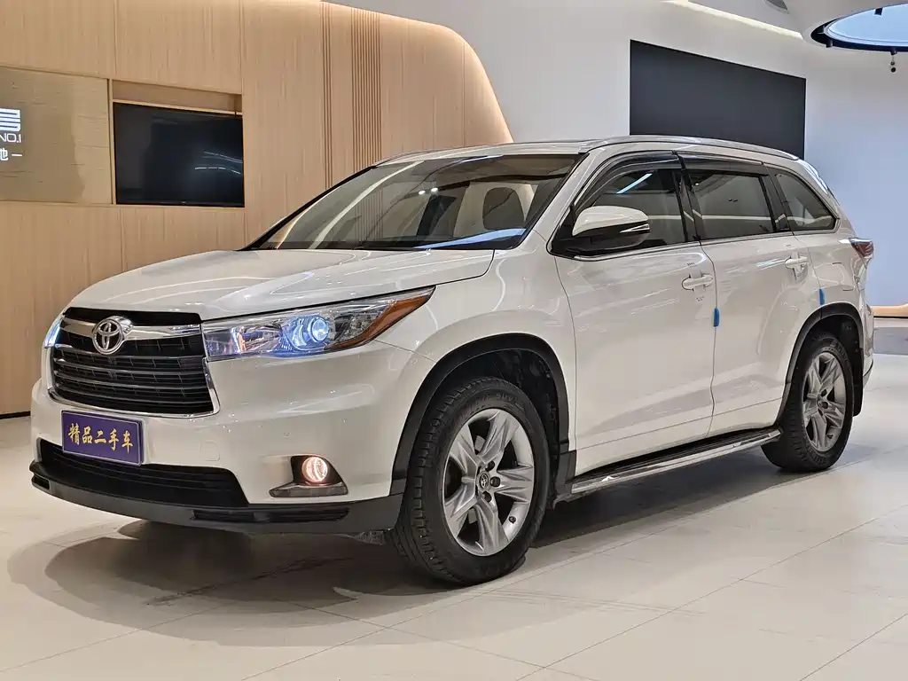TOYOTA HIGHLANDER
