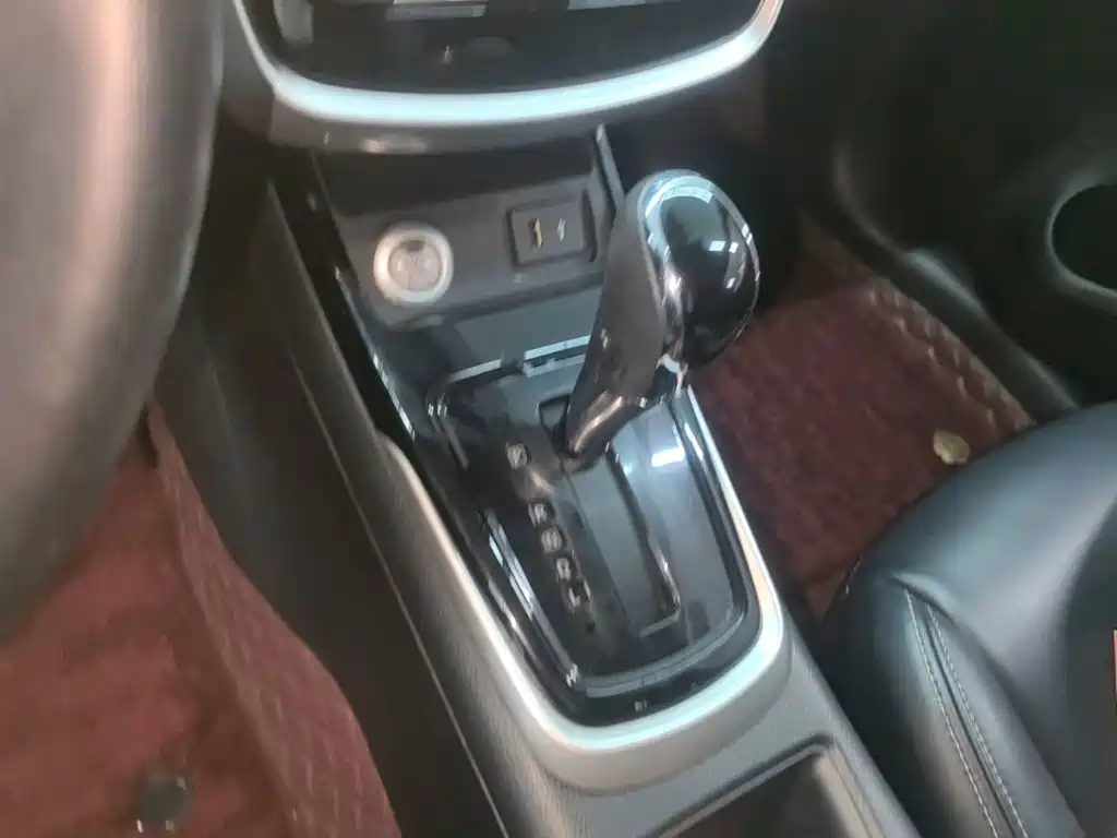 Nissan Tiida — миниатюра 14