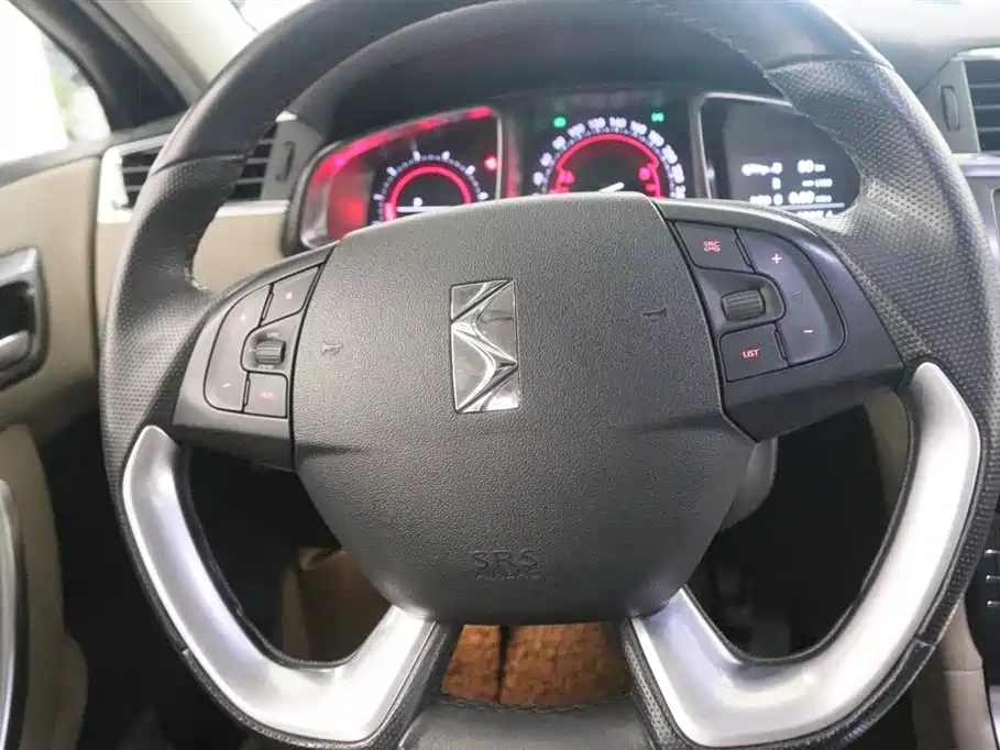 DS 6 2017 1.6T Luxury THP160