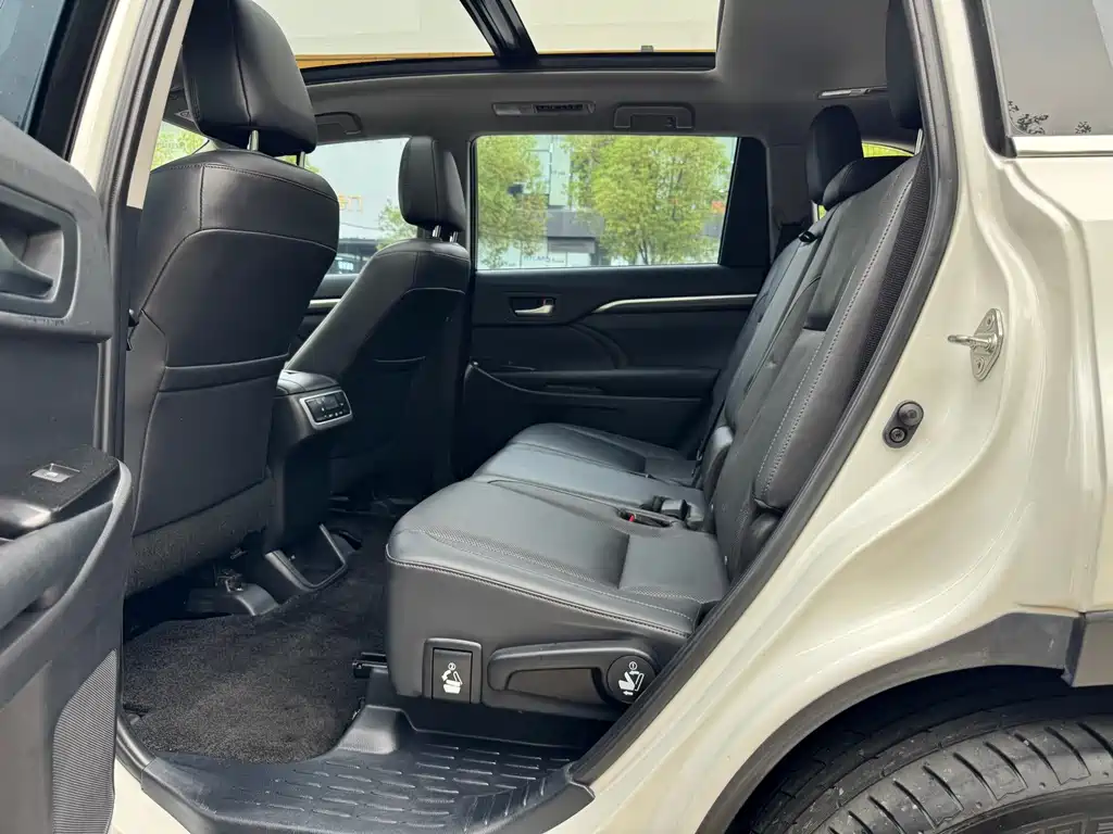 Toyota Highlander — миниатюра 7
