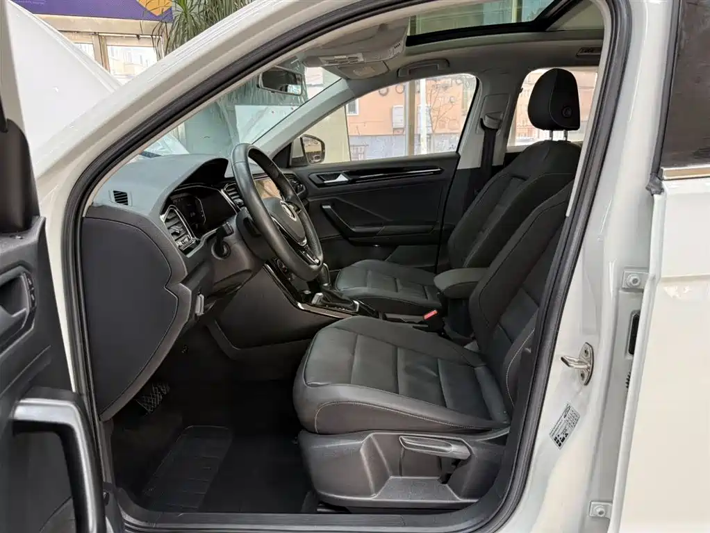 VOLKSWAGEN T ROC EXPLORING SONGS