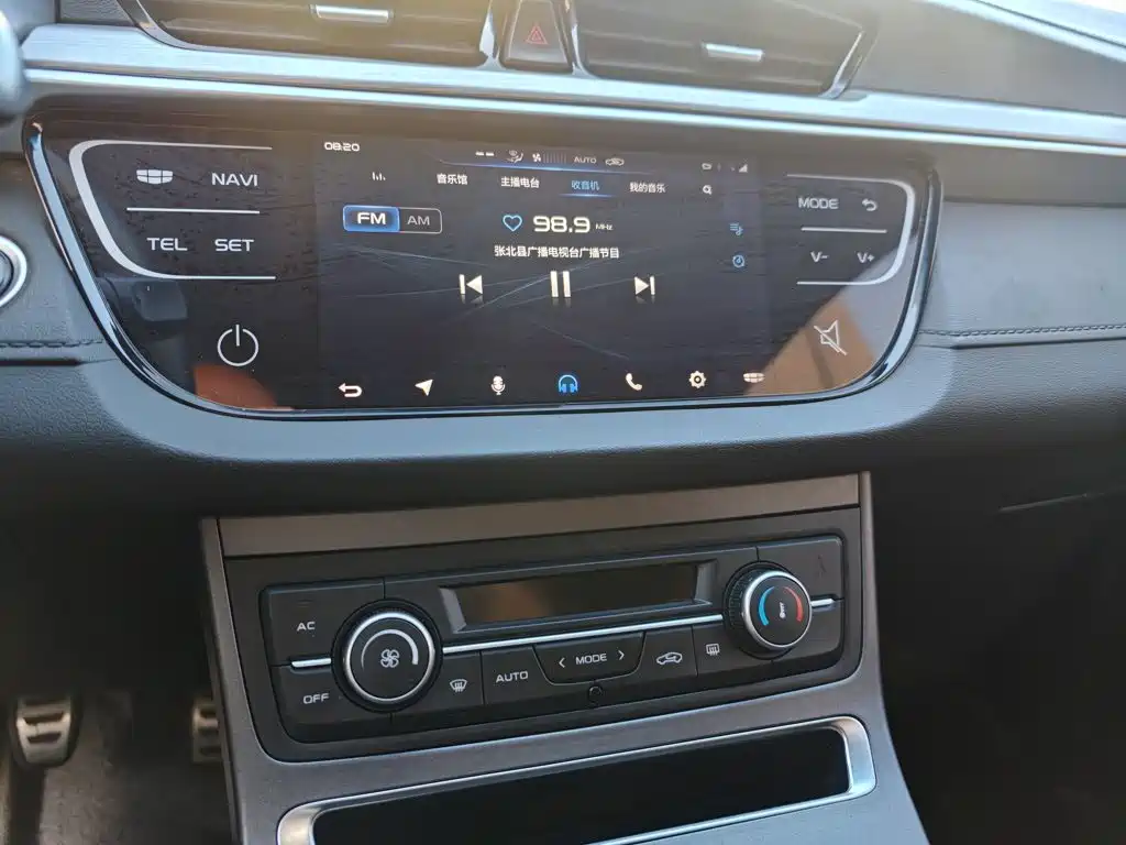 Geely Vision S1 — миниатюра 6