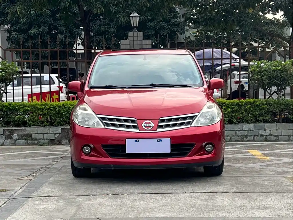 Nissan Tiida — миниатюра 2