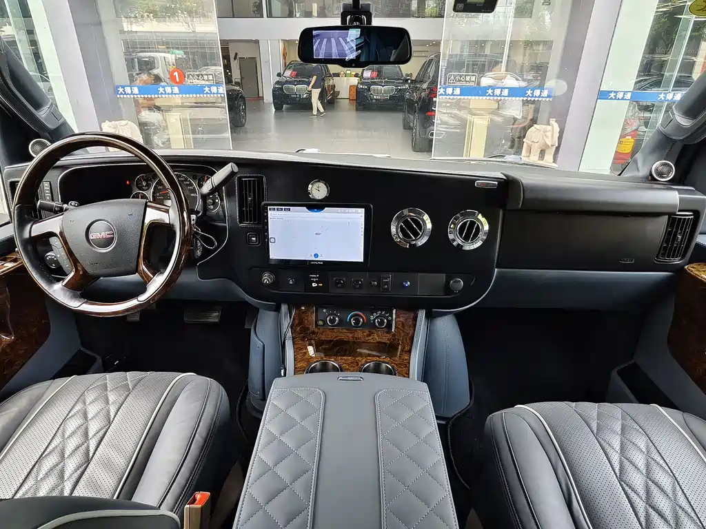 GMC Savana — миниатюра 7