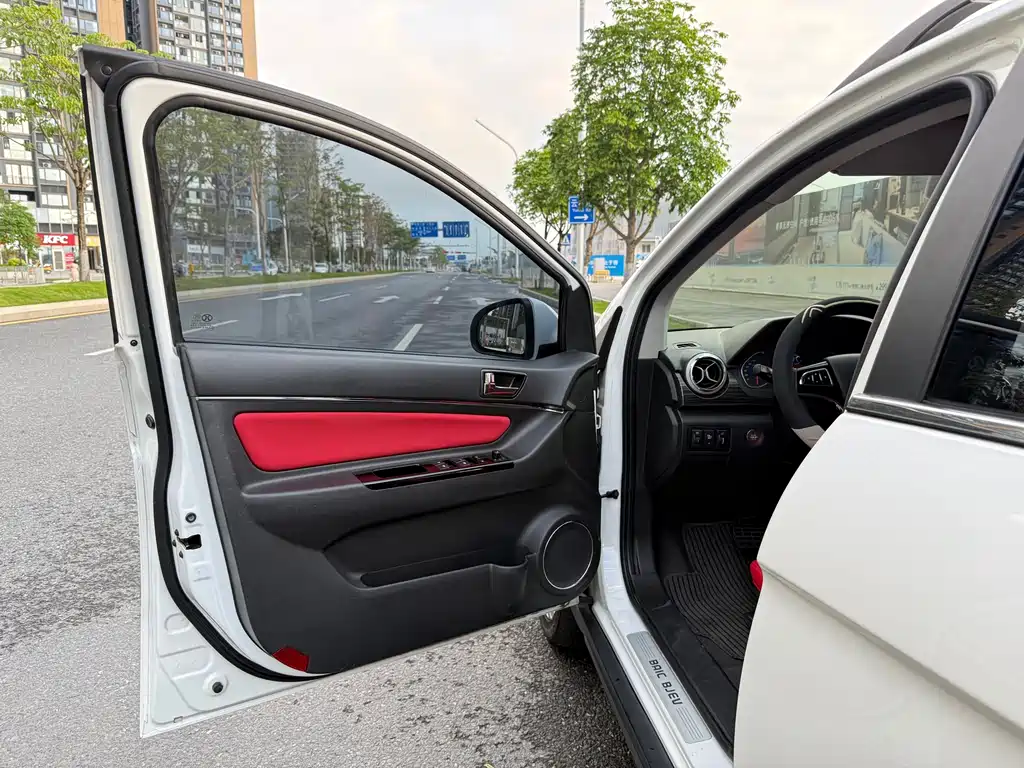 BAIC New Energy EX — миниатюра 4