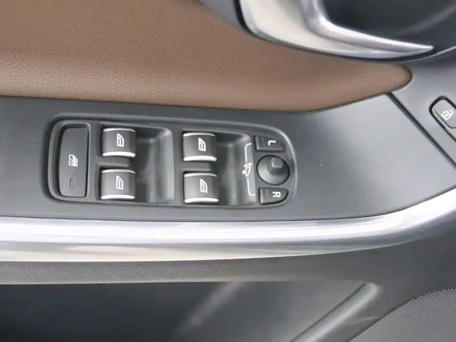 Volvo XC60 — миниатюра 11
