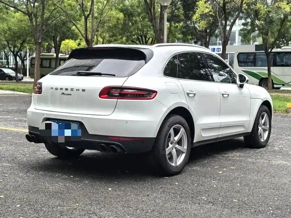 Porsche Macan — миниатюра 13
