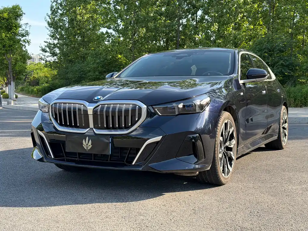 BMW 5 Series 2025
