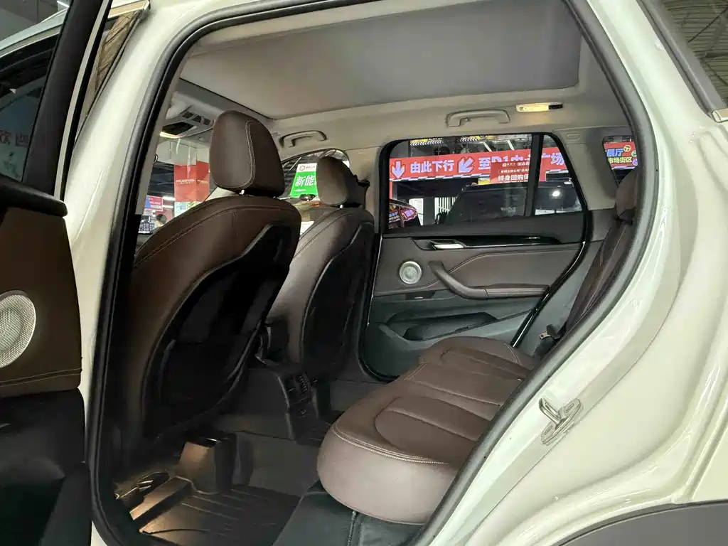 BMW X1 — миниатюра 9