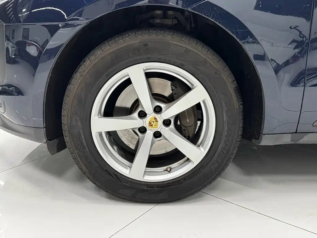 Porsche Macan — миниатюра 10
