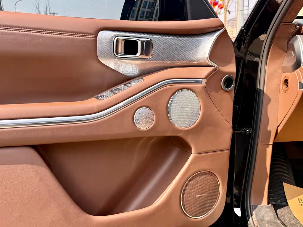 TANK TANK 700 NEW ENERGY