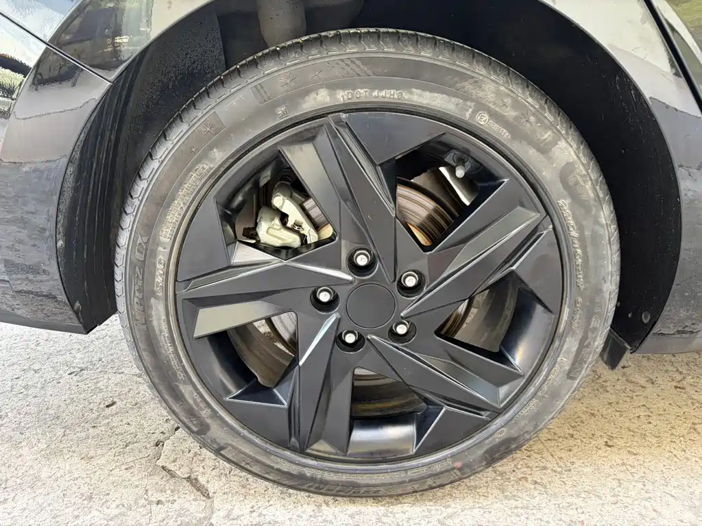 Hyundai Elantra — миниатюра 20