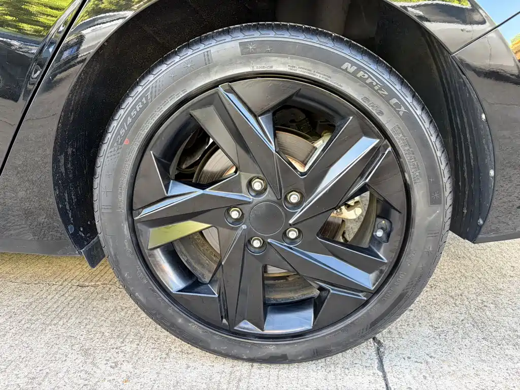 Hyundai Elantra — миниатюра 21