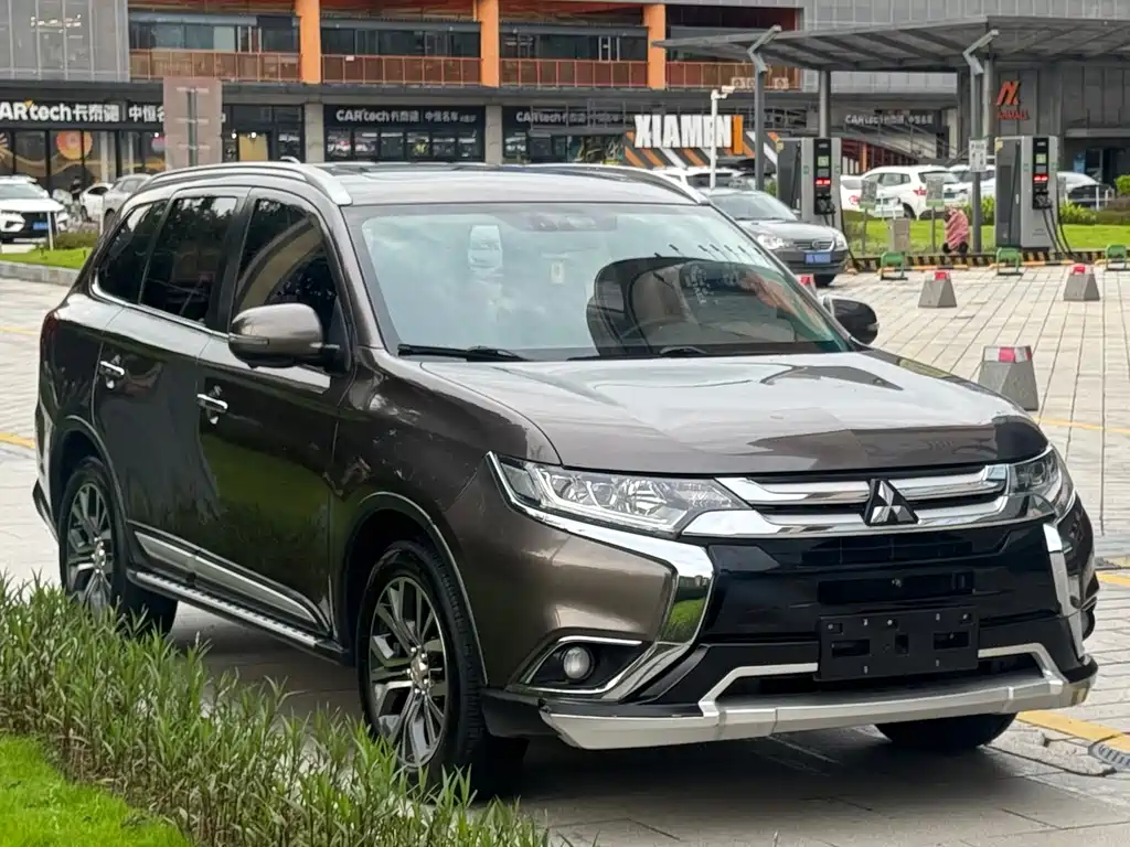 Mitsubishi Outlander — миниатюра 3