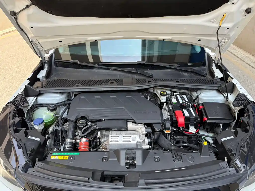 Peugeot 2008 — миниатюра 25