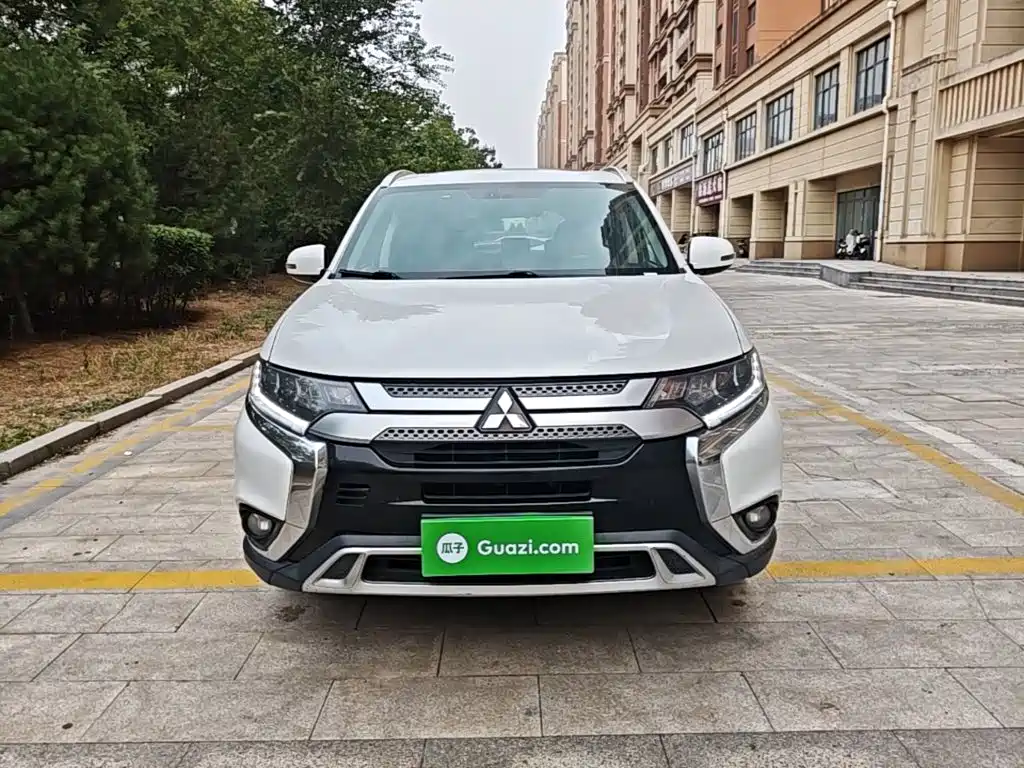 Mitsubishi Outlander — миниатюра 3