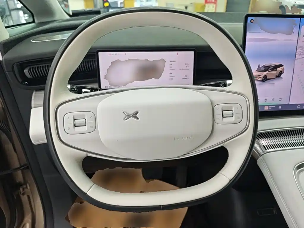 XPeng X9 — миниатюра 11