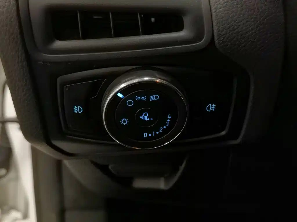 Ford Focus — миниатюра 21