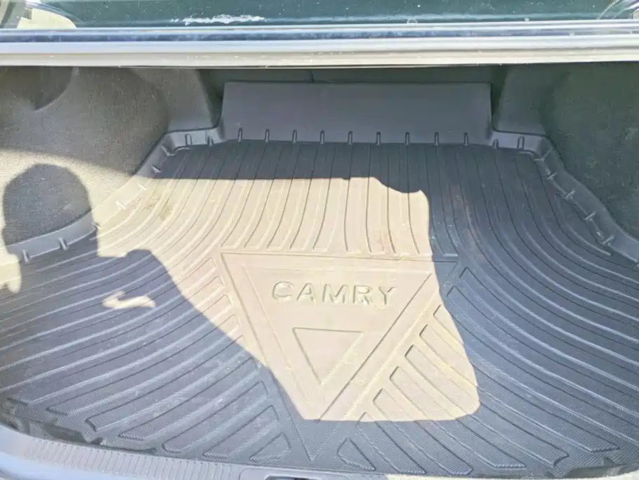 Toyota Camry — миниатюра 4