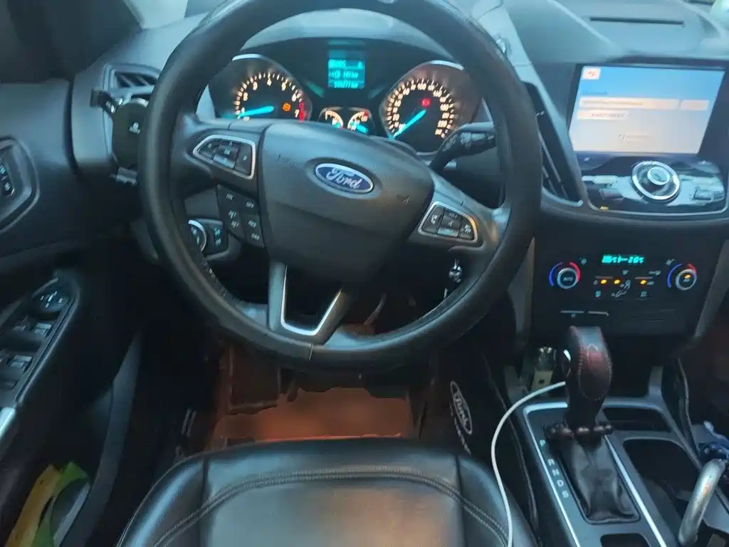 Ford Kuga — миниатюра 6
