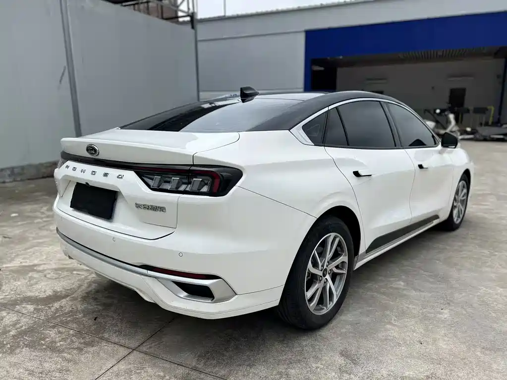Ford Mondeo — миниатюра 5
