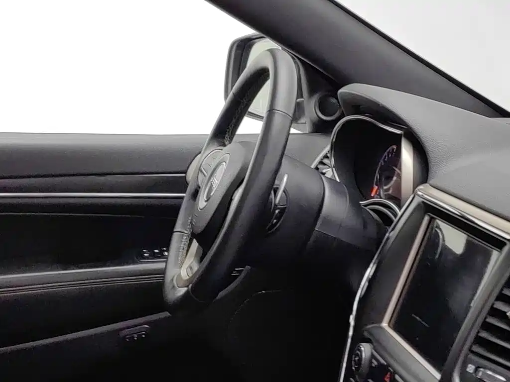 Jeep Grand Cherokee (Import) — миниатюра 22
