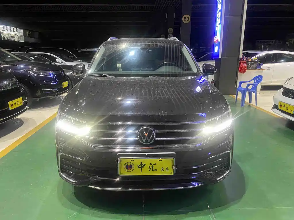 Volkswagen Tiguan L — миниатюра 2