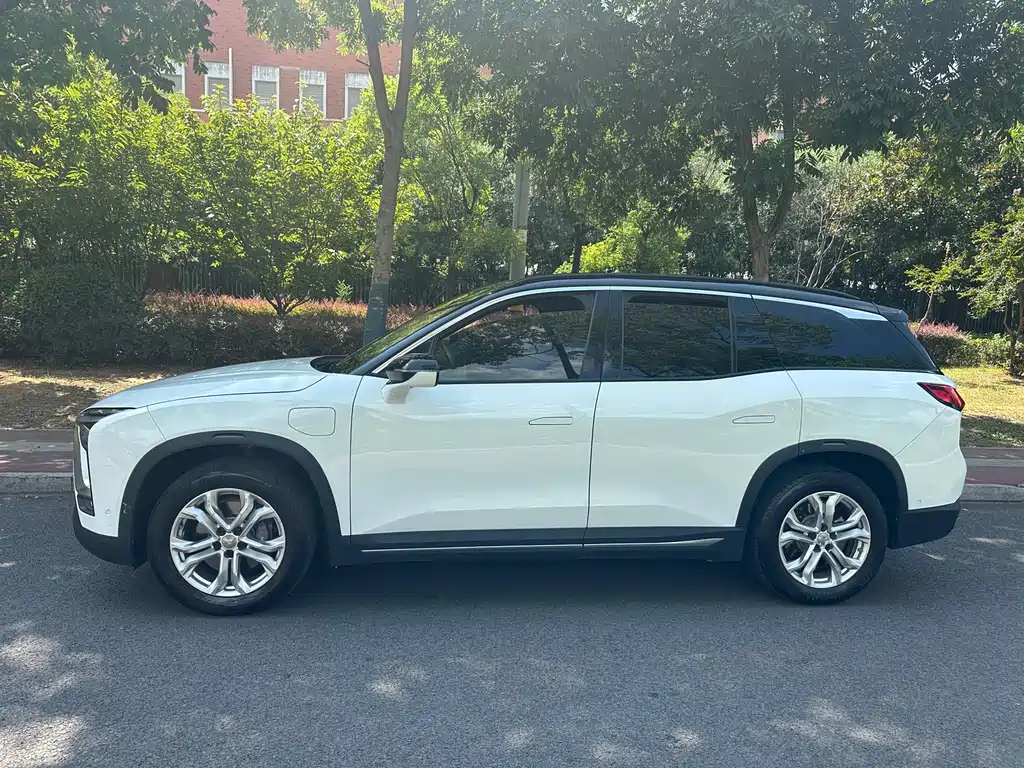 NIO ES8 — миниатюра 6