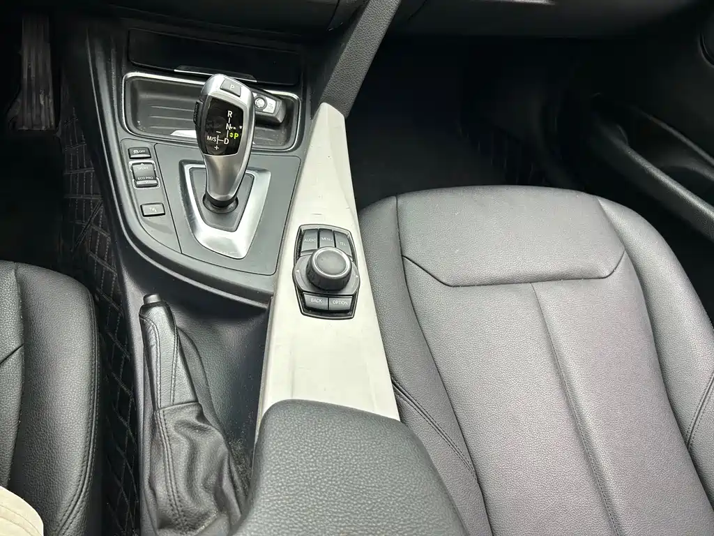 BMW 3 Series — миниатюра 12