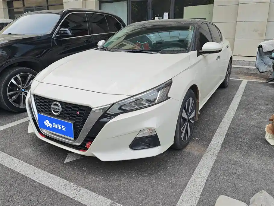 Nissan Teana 2022