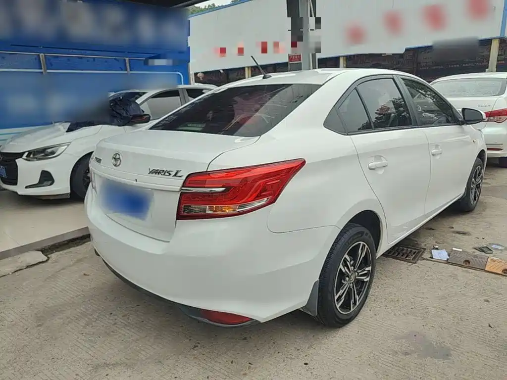 Toyota Yaris L — миниатюра 7